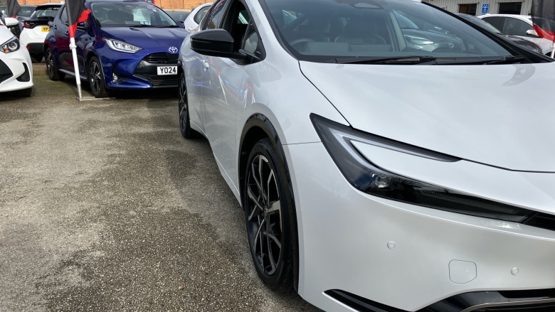 Toyota Prius 2.0 PHEV Design 5dr CVT Hatchback